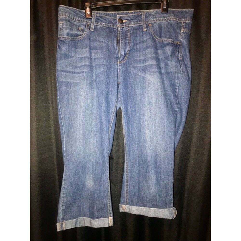 Blue jean capris